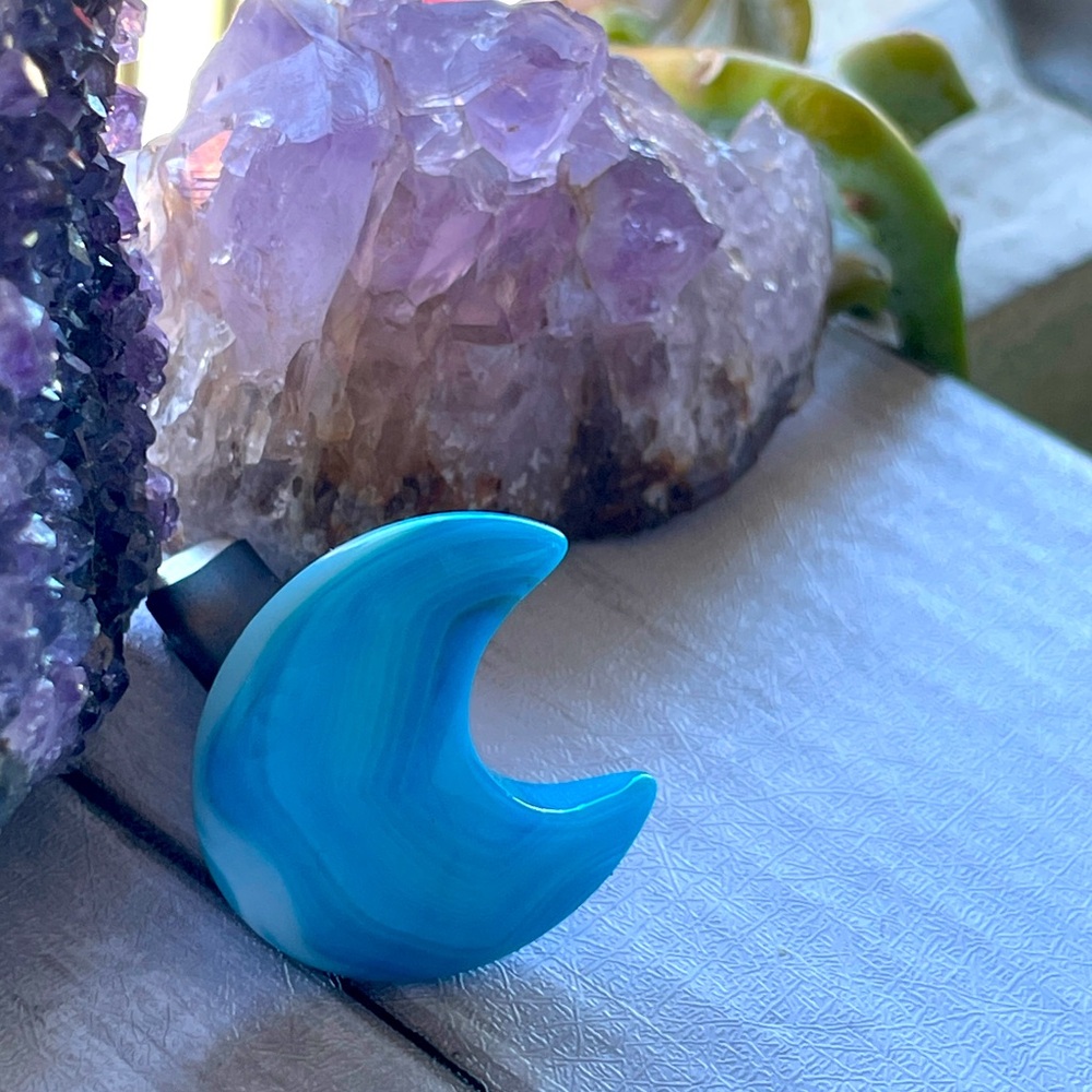 Blue Laced Agate Crystal Crescent Moon Stone Air Conditioner Clip Car Jewelry - Picture 7 of 14